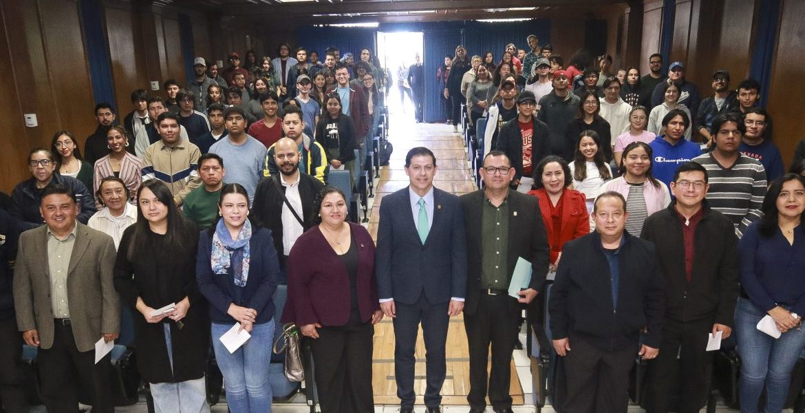 Toma-Protesta-Director-de-la-FCFM-10-